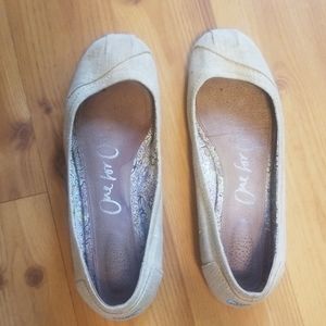 Tom's ballet flats